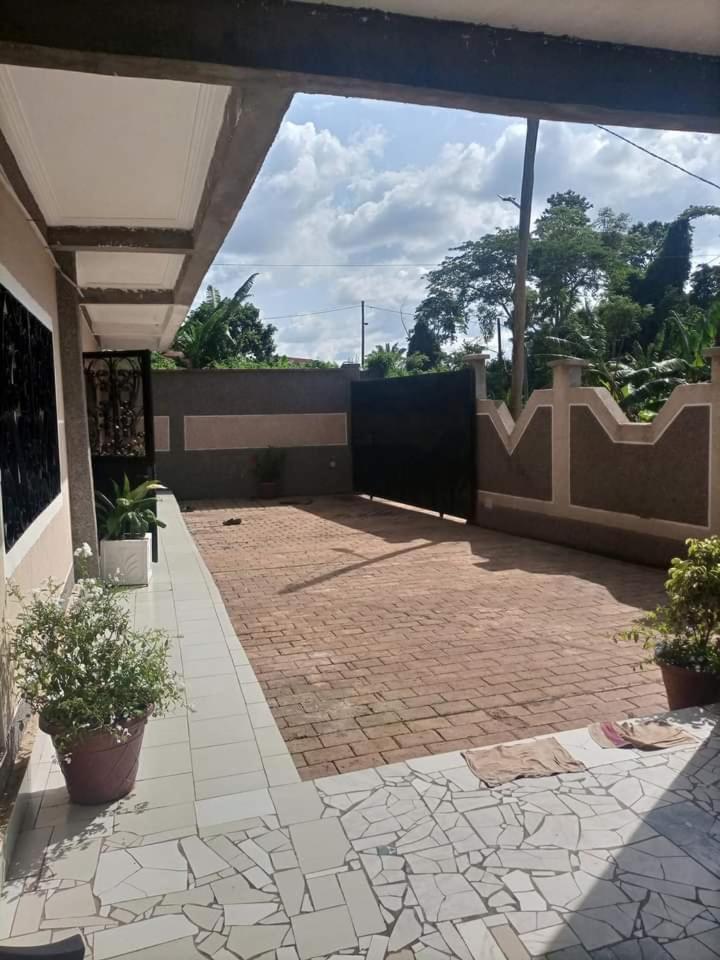 Residence Sh Yaoundé Kültér fotó